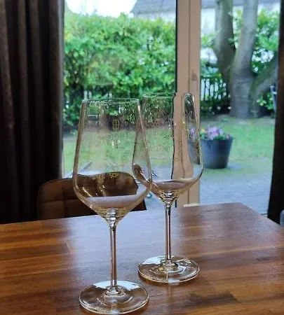 Appartement 1 Mit Terrasse Und Pkw-stellplatz Leverkusen