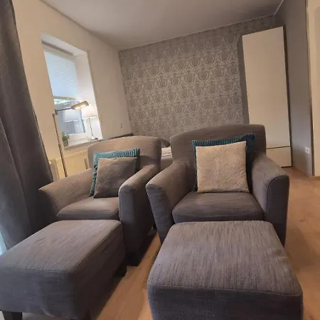 1 Mit Terrasse Und Pkw-stellplatz Appartamento