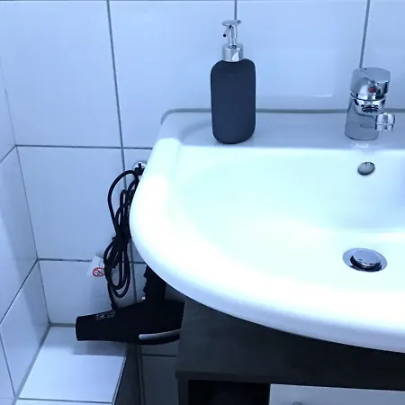 1 Mit Terrasse Und Pkw-stellplatz Apartment Leverkusen