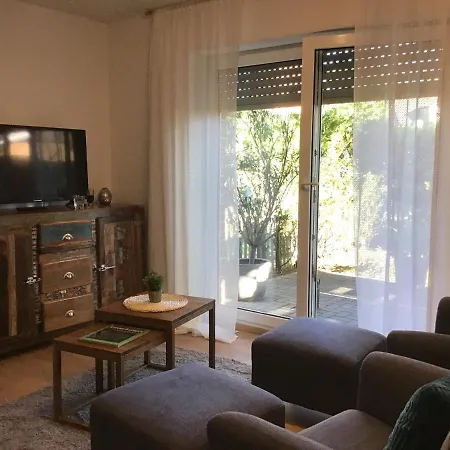 Appartement 1 Mit Terrasse Und Pkw-stellplatz *