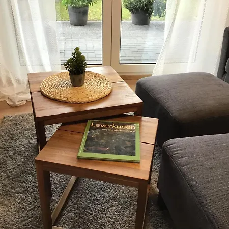 1 Mit Terrasse Und Pkw-stellplatz Apartment